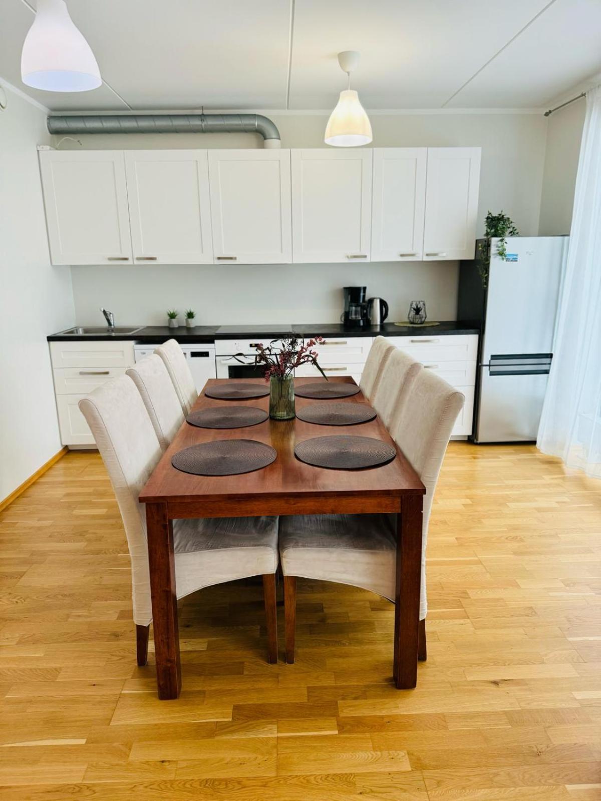 טרטו Raatuse 85 Deluxe Apartments מראה חיצוני תמונה